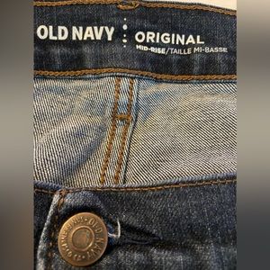 Women’s Old Navy Original Mid Rise Dark Wash Blue Jeans 18” Short